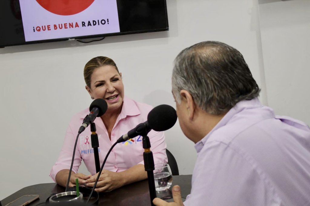 PolyUgarteG's tweet photo. .@LassoGuillermo reconoció mi capacidad, experiencia, y liderazgo con visión de futuro. Es por eso que estoy en @CREOEcuador, luchando por el futuro del #Guayas.
🎙@radioi99
#TeTocaATi #PolyPrefecta2019 https://t.co/zmPOp6Hfap