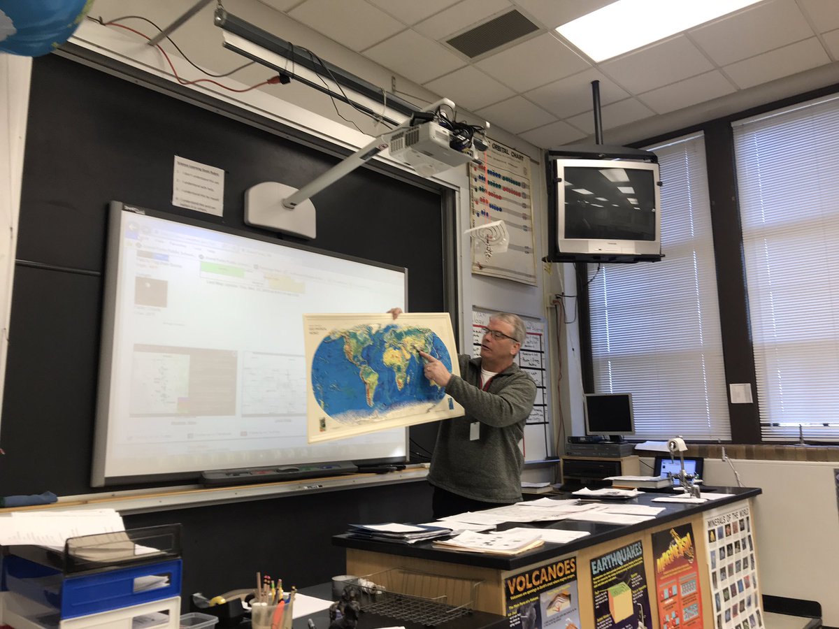 chaaven's tweet photo. @GFC_Activities Ss in Mr. Ringdahl’s Geology classes are on an @GoogleARVR to Mt. Everest. #HighestPeakaboveSeaLevel #NeedO2 #Platetectonics #OnwardCentral https://t.co/VtTA5FX0Bx