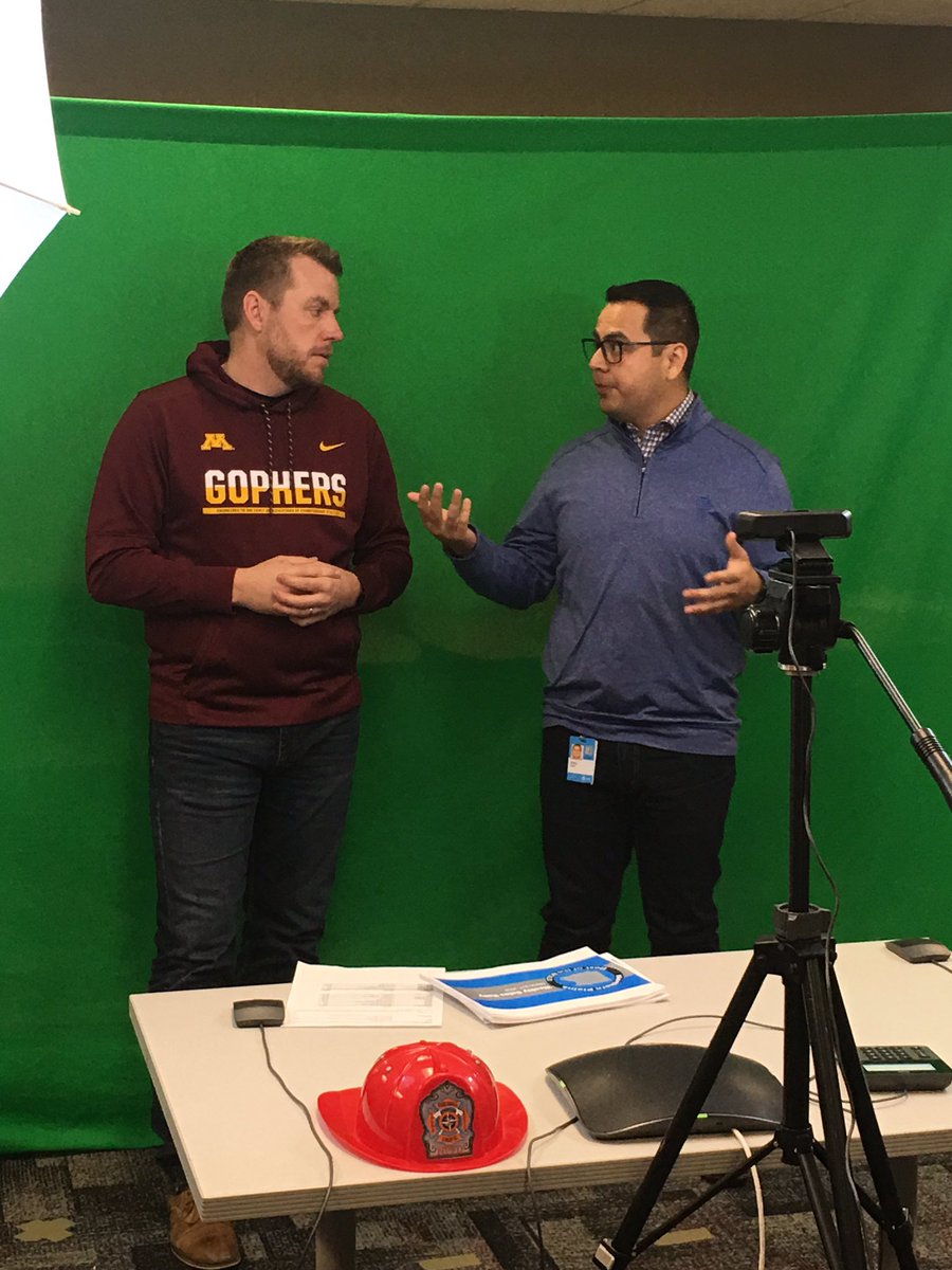AmandaC_ACC's tweet photo. Know your neighbor! Thanks Eric (@ejinthebay) for joining the #BOLDNorthernPlains team for our rally call today and for all of the tips you shared with our team! #POWERcentral #rallycall #knowyourneighborNP https://t.co/rOR1y8E3Hm