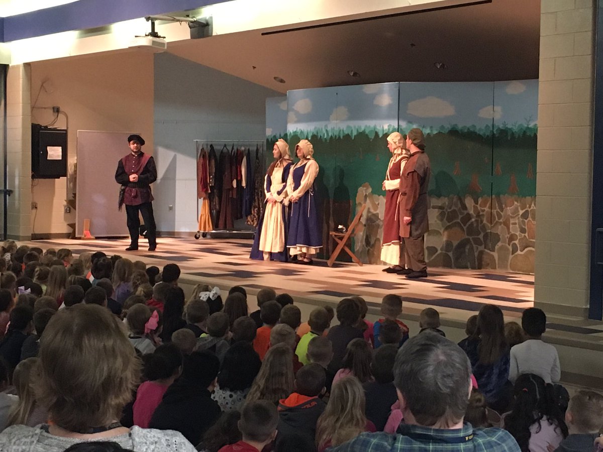 5luce's tweet image. Thanks to the @YorkCollegeNeb Traveling Children’s Theatre for stopping by today and performing for our students! #yorkdukes