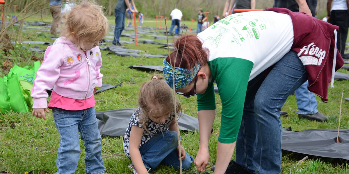 livegreenlex's tweet photo. Celebrate #InternationalDayOfForests today by making a plan to attend one of these upcoming tree planting events! 🌱https://t.co/WlAEB6XB2y #LexGoGreen #RTBLex https://t.co/0vRuUa0Sg6
