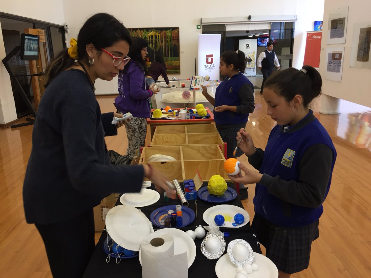 ExploraMaule's tweet photo. AHORA #Talca: Niños y Niñas de Colegios del #Maule crean juguetes astronómicos en #AstroMaker : experiencia interactivas de otro planeta! https://t.co/vn95X0iVqW