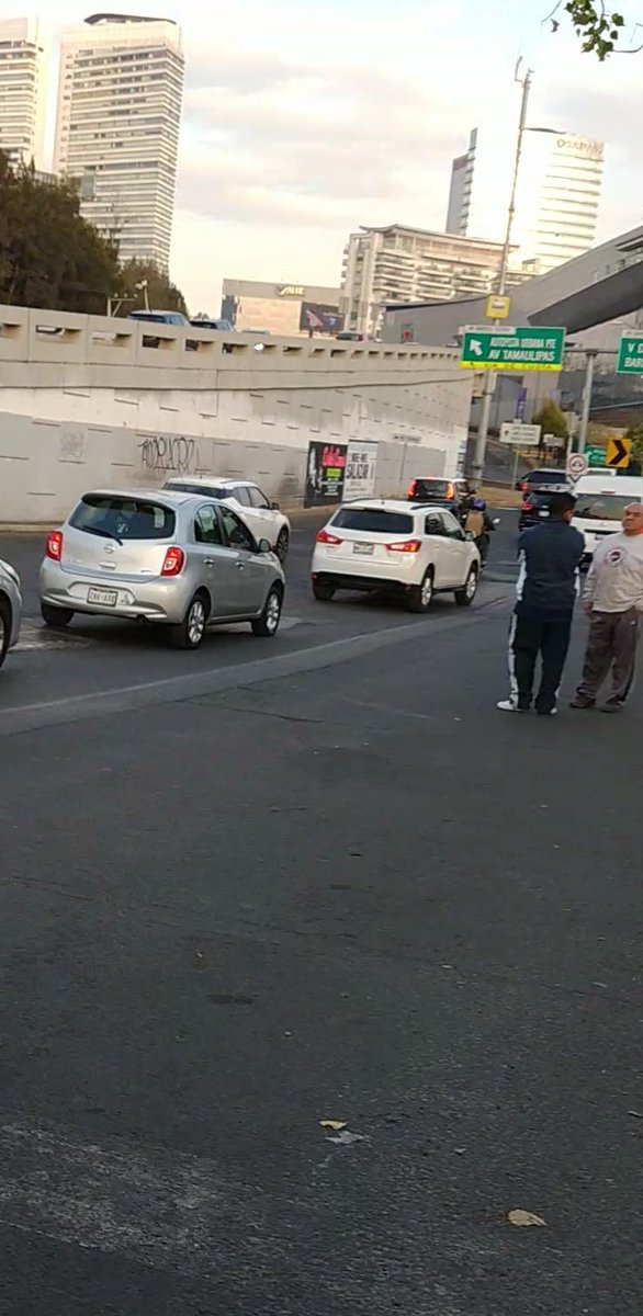 vikthorio's tweet photo. Estos son los pelafustanes de la Ruta 5 que han estado deteniendo y amedrentando a los camiones de SVBus-Jetty @Claudiashein @andreslajous @CDMX_Semovi @JettyMX @SVBusOficial https://t.co/HnG5ebEyVl