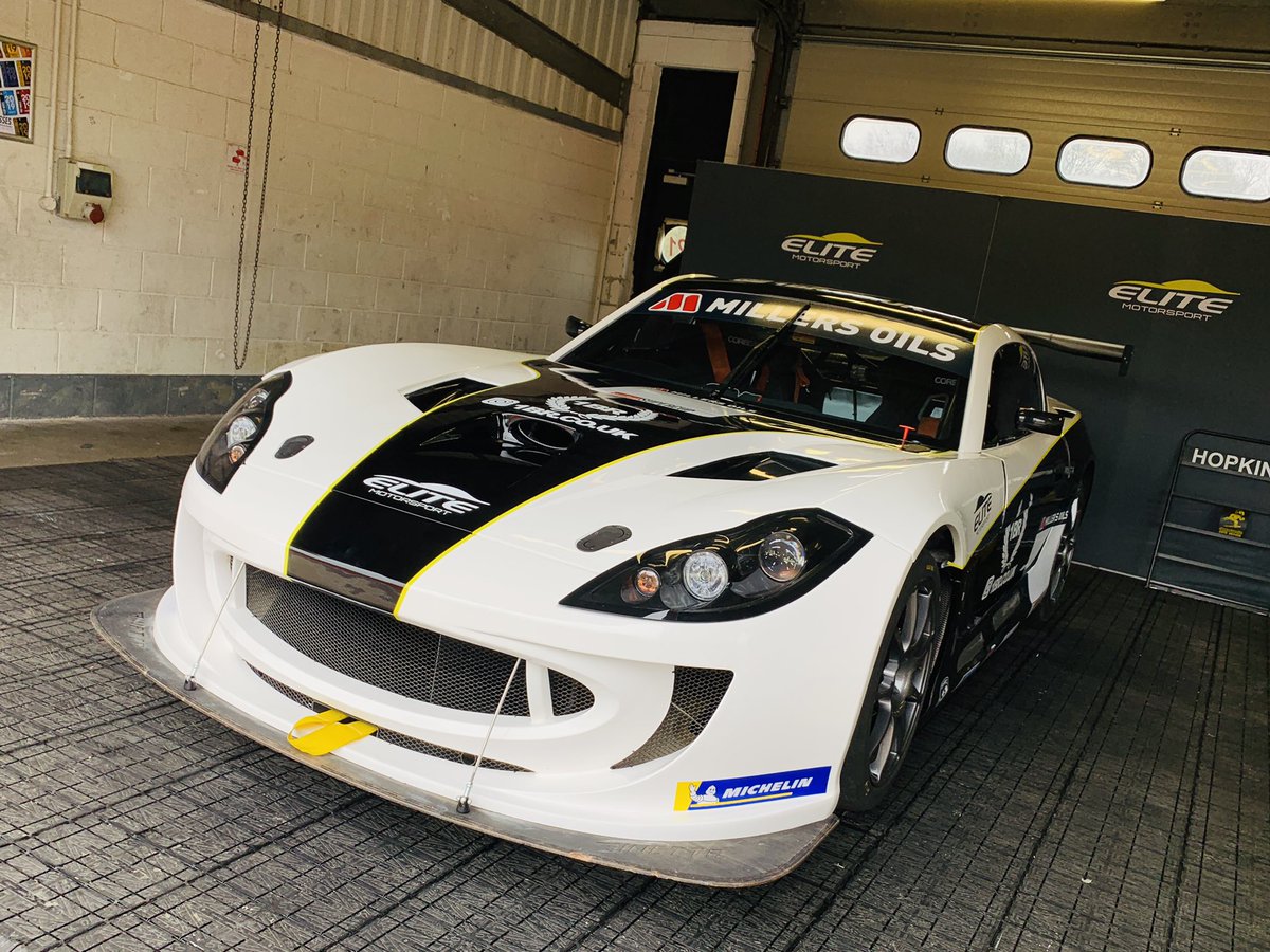 OfficialBARCHQ's tweet photo. Kicking off a new @GinettaCars season in style at @Brands_Hatch today! #BARC https://t.co/N0MsZXb154