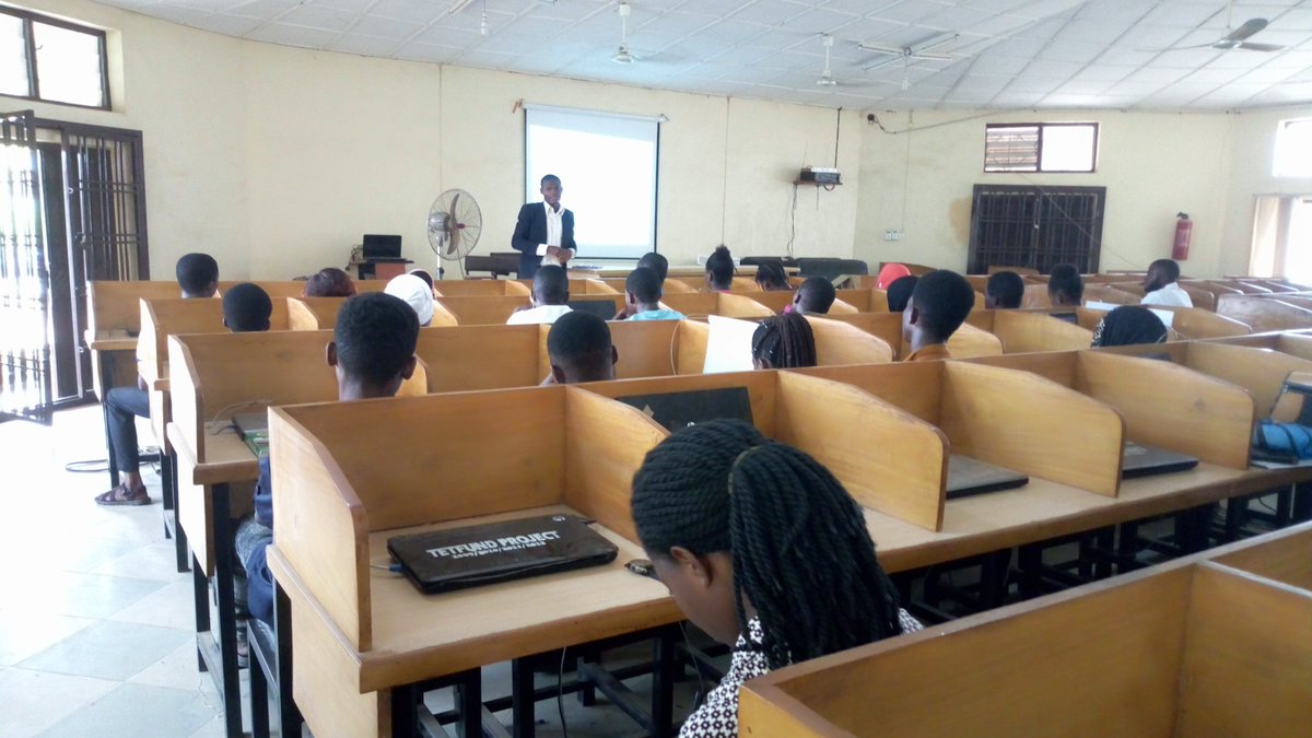 MichealTaiwo20's tweet photo. DIGITAL MARKETING TRAINING!
@LAUTECH CAD center...
#Digispire
#Teachone
#Raiseone https://t.co/nYcrzJ6WbI