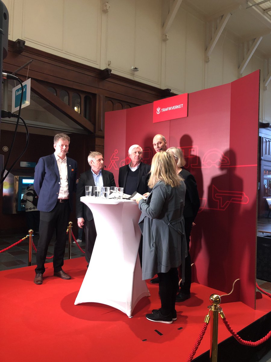 Diskussion om infrastruktursutveckling på centralen idag. Vi behöver krympa/ förstora regionen beroende på hur man ser det. -Brist på kapacitet, underhåll är ett minne blott, nu lägger vi in resurser menar GD Lena erixson <a href="/Trafikverket/">Trafikverket</a>
