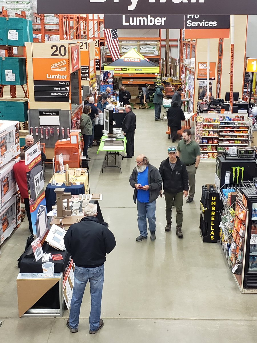 NTomocik's tweet photo. 3810 throws down for our PRO APPRECIATION! @homedepot3810 @sue_drop @JHissom3810 @AOcker_HD @mcmiller_2 @davepwest @John_Lerch https://t.co/GD6M9YVd0l