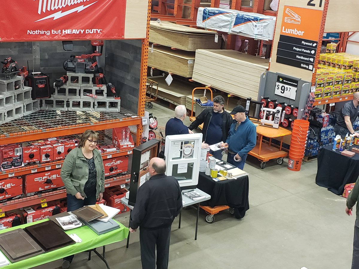 NTomocik's tweet photo. 3810 throws down for our PRO APPRECIATION! @homedepot3810 @sue_drop @JHissom3810 @AOcker_HD @mcmiller_2 @davepwest @John_Lerch https://t.co/GD6M9YVd0l