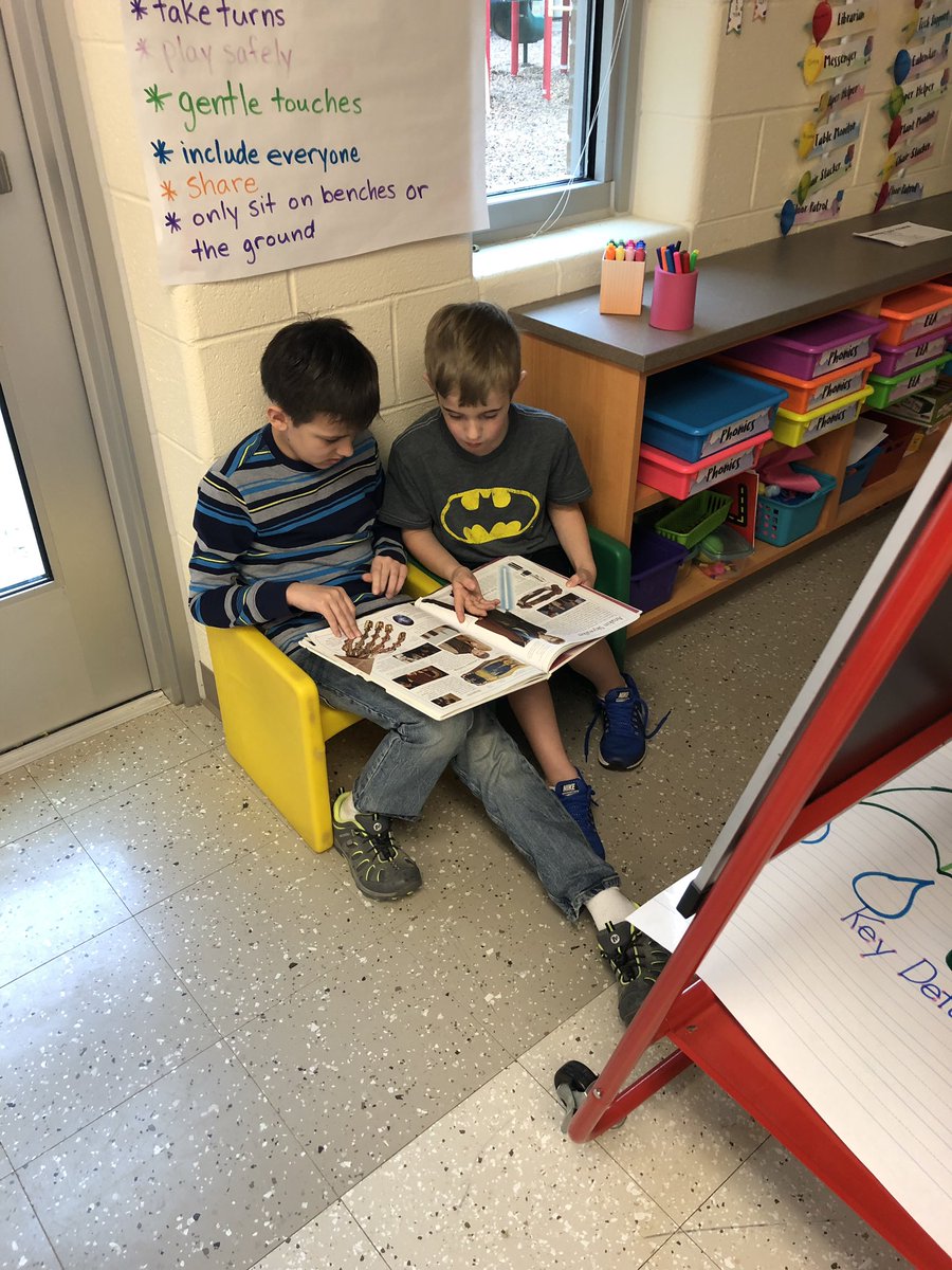 What a great way to make a rainy day brighter! 📚<a href="/Ms_ThompsonBCPS/">Kate Thompson</a> <a href="/dwolinski2BCPS/">Darlene Wolinski</a> <a href="/Team_MCES/">Mays Chapel ES</a> <a href="/MCES_LMC/">MaysChapelESLibrary</a>