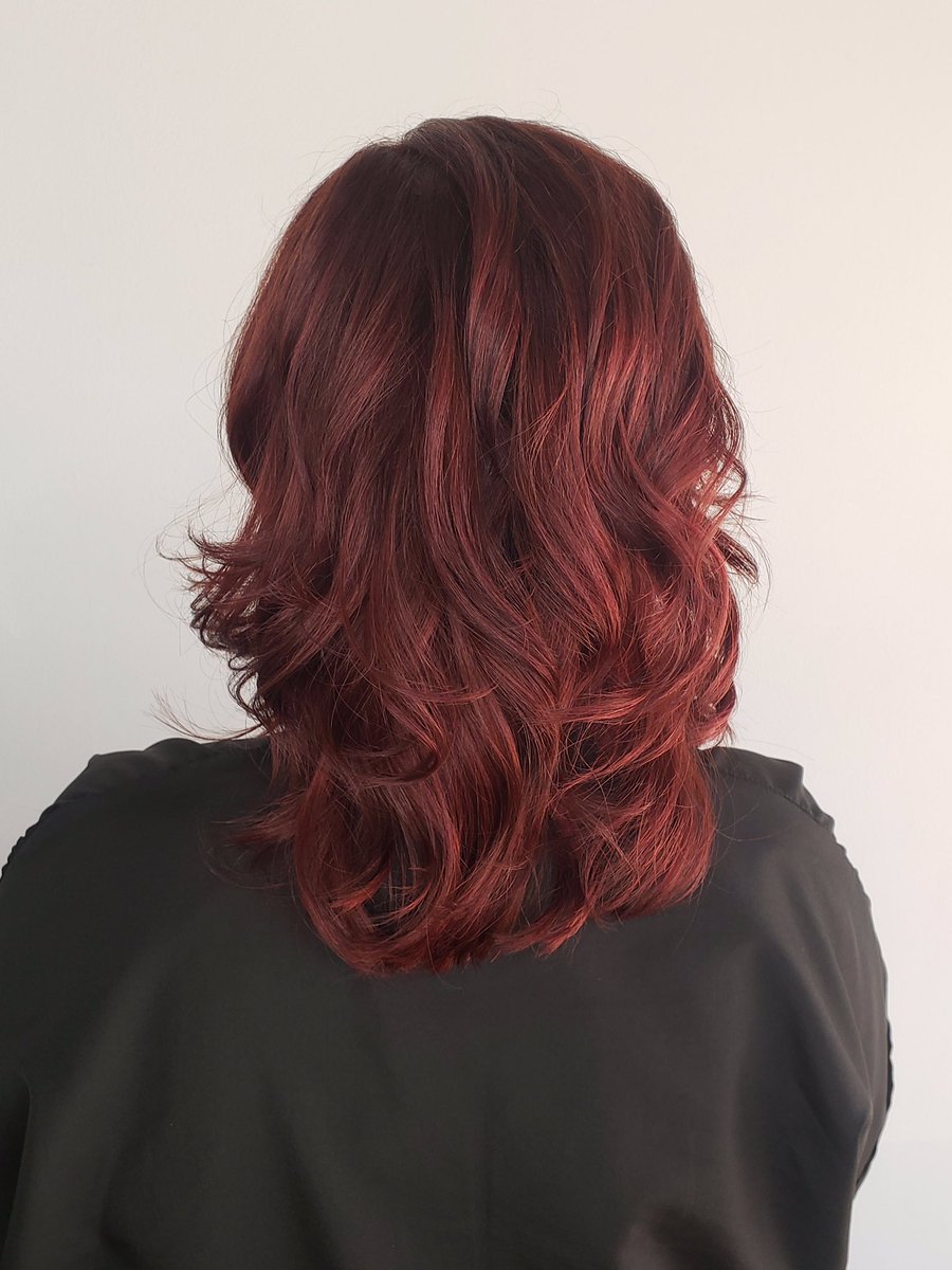 SALONNAMAN's tweet photo. {REDS} 
Redheads are so much fun! It’s always such a great time being able to have the high energy and personality of having red hair! Brittany created this beautiful color and cut! 

•
•
•
•
•
#salonnaman #snhairbybrittany  #redken #redkenready #redkenobssesed #redkenelite https://t.co/KBsmrPu96o