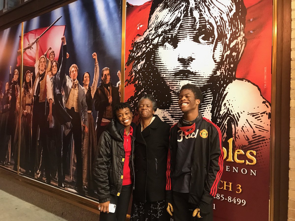 RE_1995's tweet photo. #tbt Thanks to #REpartners @MVKatlanta & #mreverythingcafe, #REProjectSTEMWARE students from @APSWashington & their families (with younger @APSHollisCrew siblings) came together for a night of good food & convos before seeing #LesMis! #expandingexperiences @APSPartnerships https://t.co/2wdDekcyiw