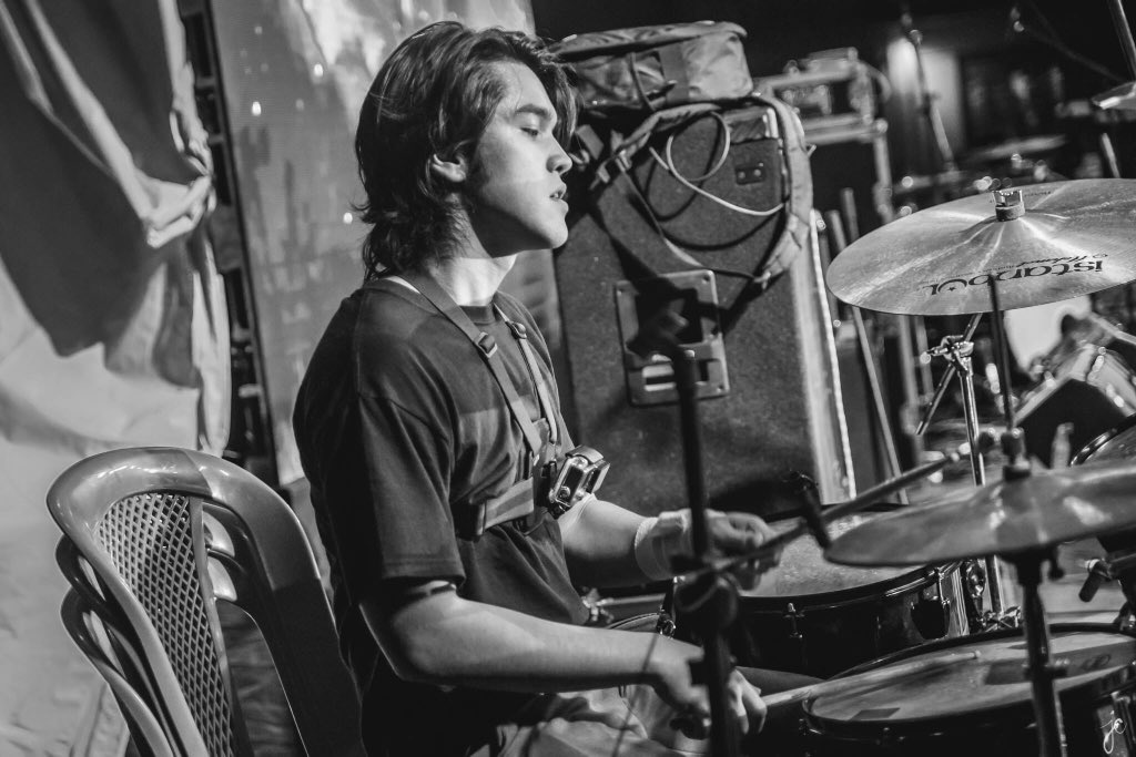 lolaamourmusic's tweet image. Finally may photo na si @renzosantoss while playing haha #drummerproblems

📸: @jeremycaisip