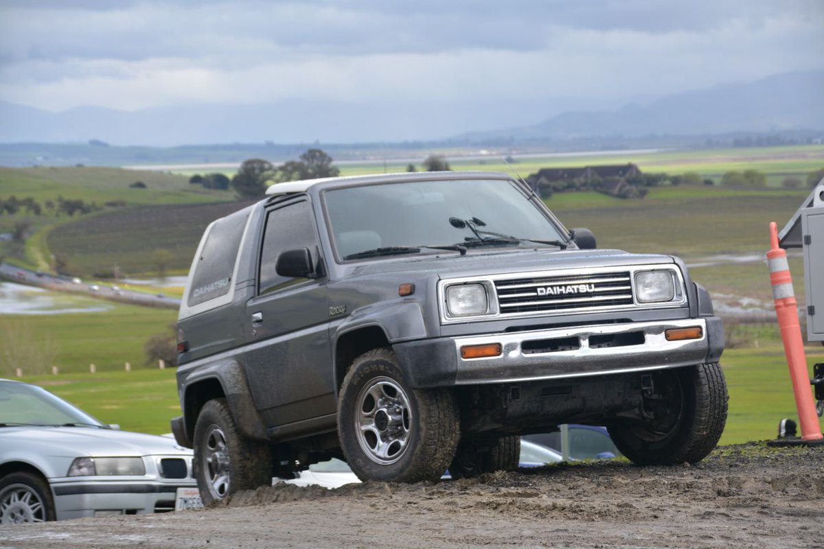 24hoursoflemons's tweet photo. Man, this Daihatsu Rocky from @RadwoodOfficial at HooptieCon West is haunting our dreams.
#Daihatsu #Rocky #DaihatsuRocky #MiniSUV #Radwood #SearsPointless #HooptieCon #Yokohama #YokohamaTire #Sonoma #SonomaRaceway #LemonsNorCal #LemonsCalifornia #LemonsCA #24HoursOfLemons https://t.co/TiGHjwDehc