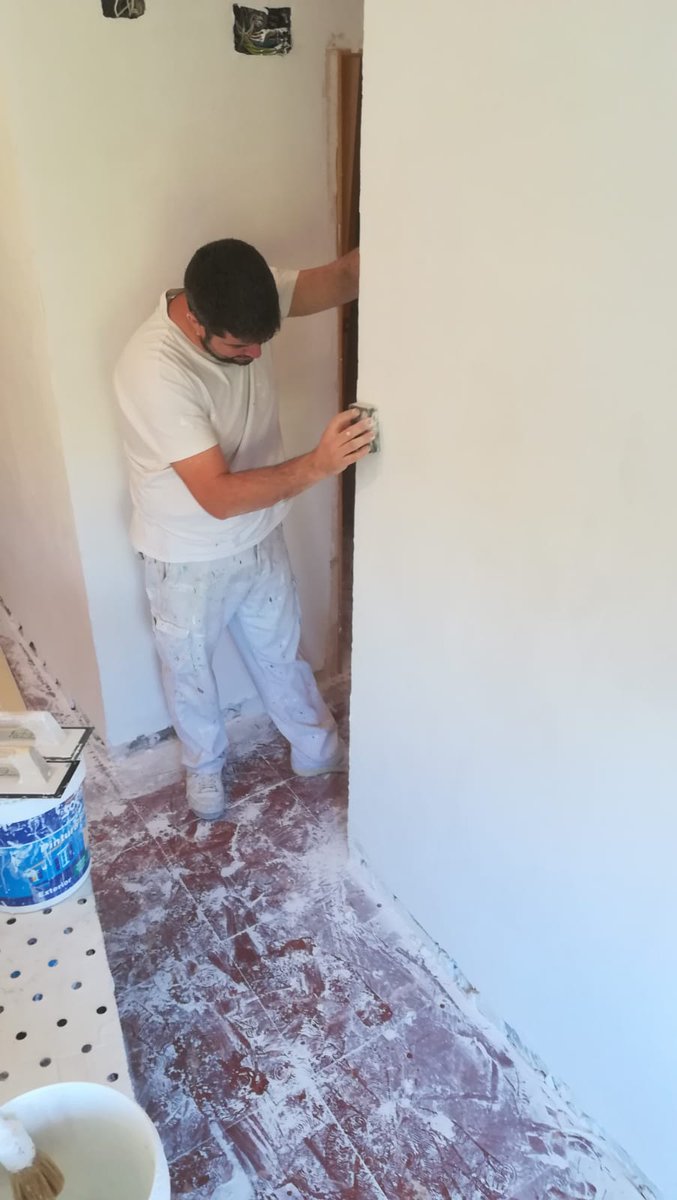 cano_pinturas's tweet photo. 🙋🏻 Decimos de nuevo #AdiosGotelé ‼️ Otro piso que va a quedar fenomenal tras #alisarparedes. 

👍🏼Si tu también quieres #renovar tu casa 🏡 ponte en contacto con nosotros en
     📲627925663 También WhatsApp #PinturasJoseCano tu #pintor #Profesional de #cordobaesp https://t.co/XTQ6SxAthX