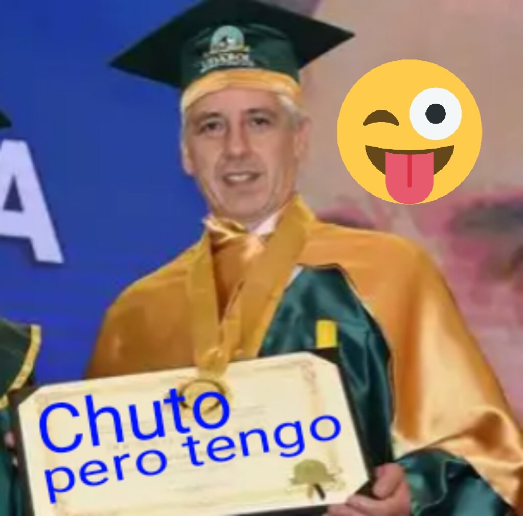 JJBH62's tweet photo. El #bachiller #AlvaroGarcia exhibe orgulloso su título #chuto de Licenciado en ¿Matemáticas? de la #UNAM 😂😂😂😂😂😂un ejemplo para las futuras generaciones 😂😂😂😂😂aprende @evoespueblo que hay que ¿estudiar?. 😂😂😂😂😂 https://t.co/GtJMDxs6BB