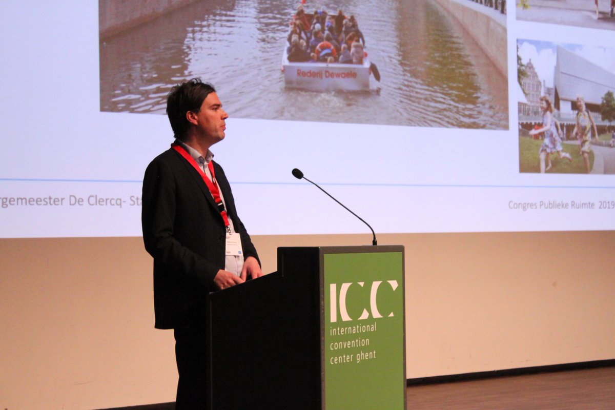 Publieke_Ruimte's tweet photo. De zesde editie van het Congres en Forum Publieke Ruimte is achter de rug. Het groeiend aantal deelnemers toont dat publieke ruimte leeft in Vlaanderen. Noteer alvast 17 maart 2020 in je agenda. Een sfeerimpressie van #CPR2019 #publiekeruimte via https://t.co/oSJf7FFAzF https://t.co/WgDwv1NF9O