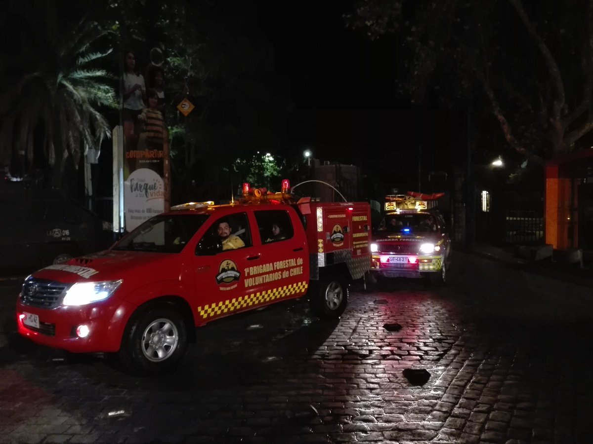 Tragahumosfire's tweet photo. En el #Díainternacionaldelbosque, mi cariñoso saludo a todos los bomberos forestales que dan lo mejor por la casa de todos @GEPRIF @brigadaflorida @voluntariosBEPA @Brigada_laguna @RobleAlto_Lampa @FIRETBF @AT_Brif @PASBF @wildfiretoday @ONUMedioAmb @CMNUCC @KarlaEnAccion @T13 https://t.co/nB0zGyOBFx