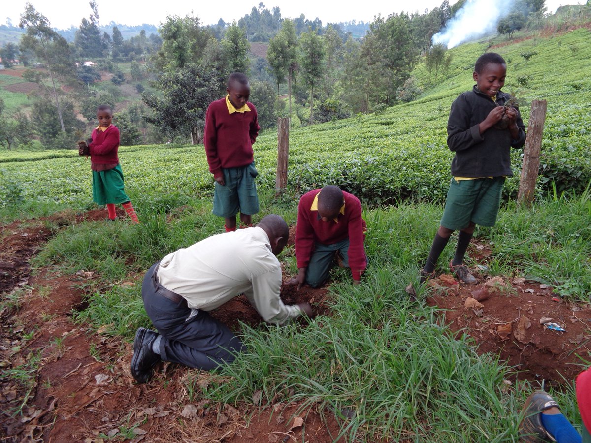 Scopekenya2's tweet photo. Be a role model. children learn better through observation and doing rather than lectures. https://t.co/PpmUIR1WBl