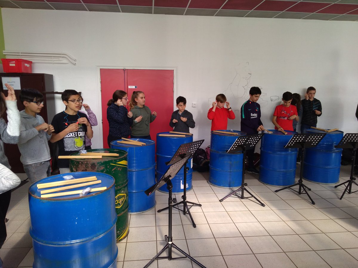 clgjprevert33's tweet photo. Atelier musical et programmation de navette autonome, c'est aussi cela la #SAAPrevert https://t.co/yorViVf7NF