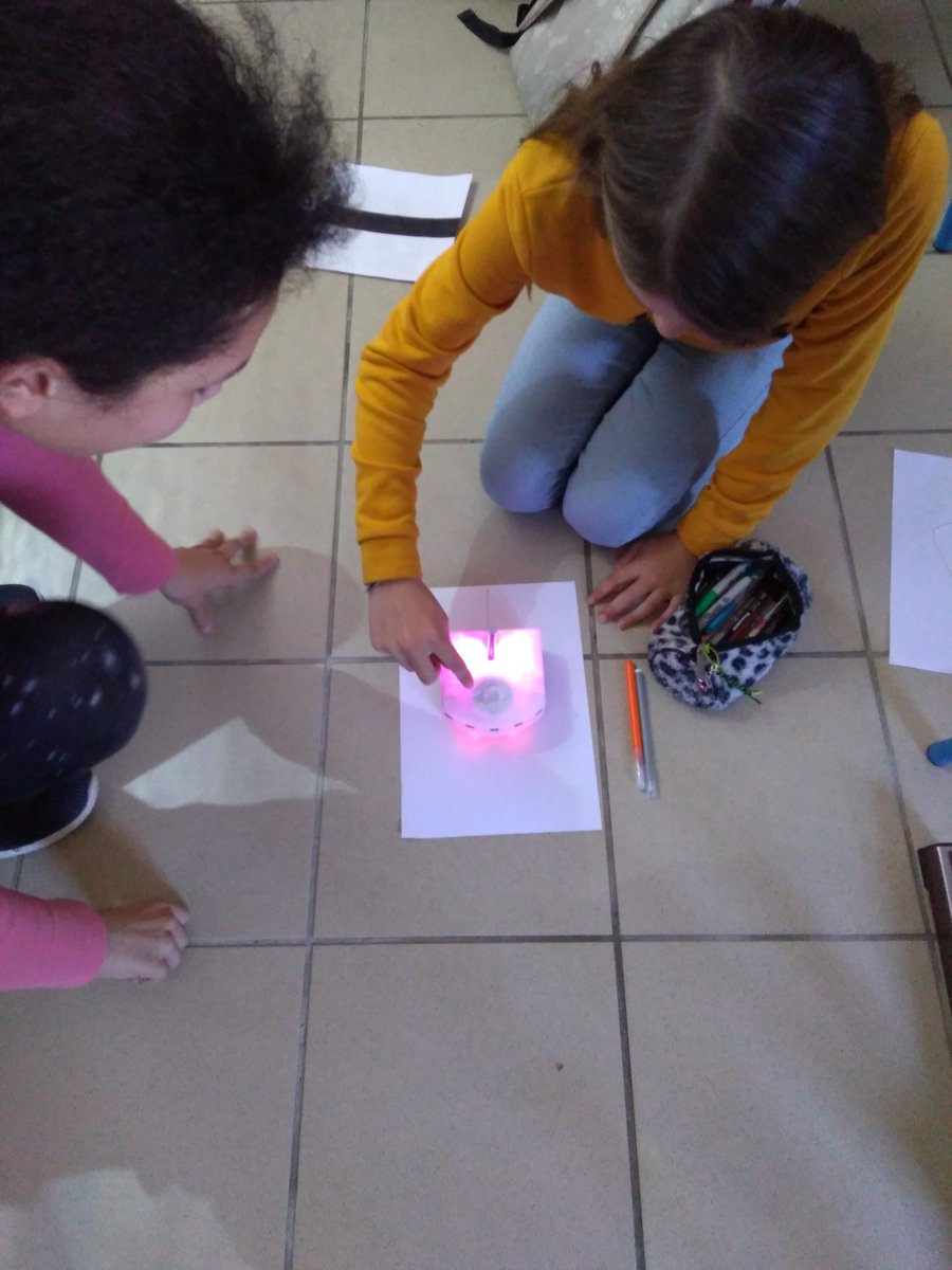 clgjprevert33's tweet photo. Atelier musical et programmation de navette autonome, c'est aussi cela la #SAAPrevert https://t.co/yorViVf7NF