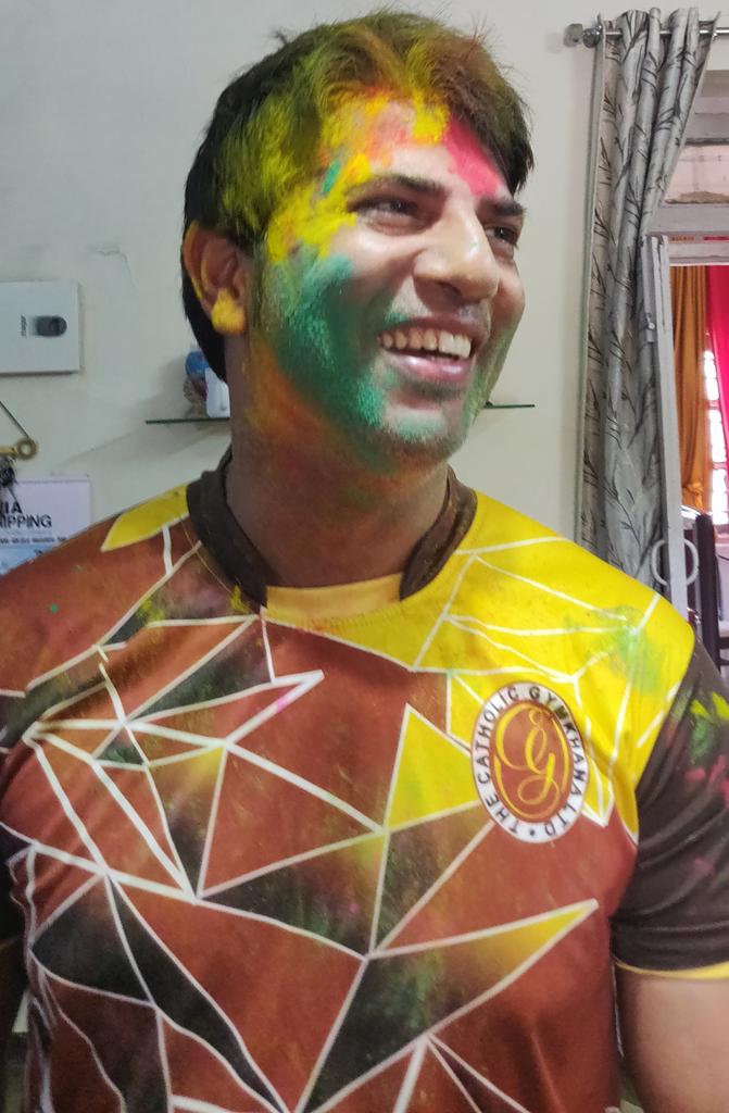rahulolympian's tweet photo. Happy Holi to all . https://t.co/j4N9koPRNe
