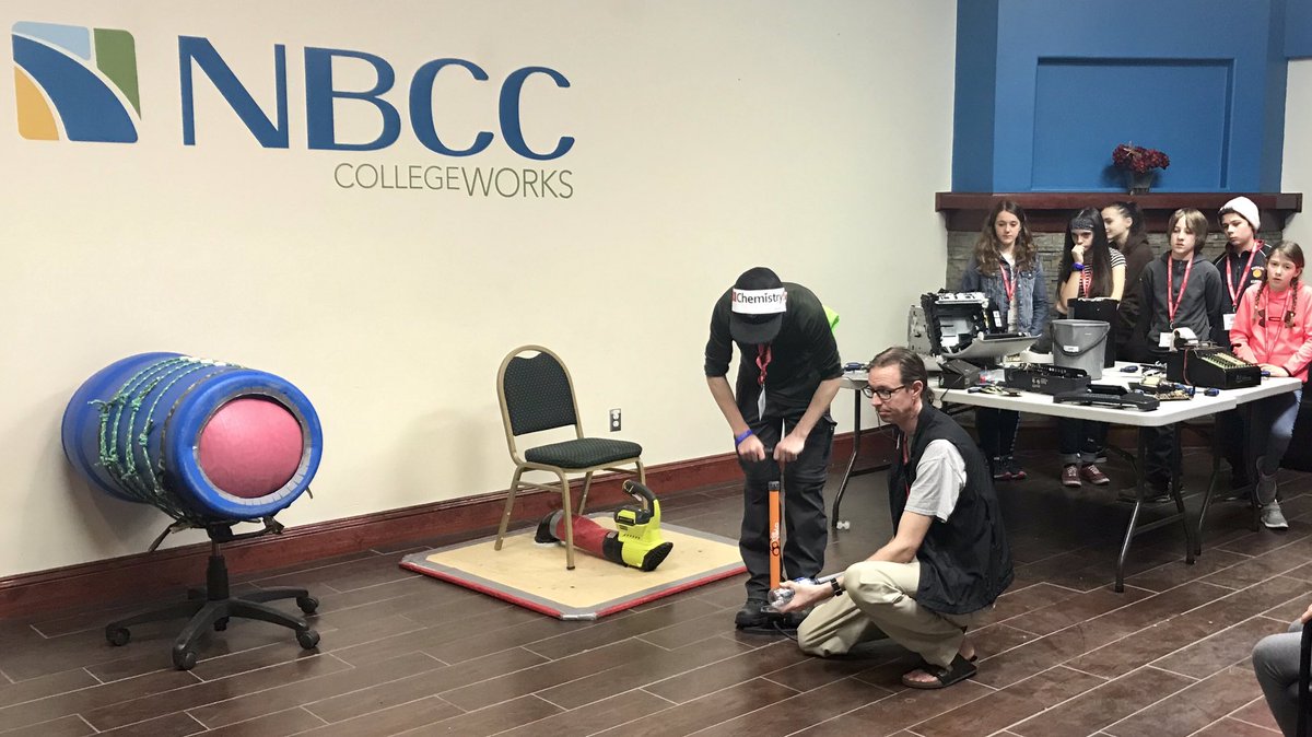 My favourite science guy - James Upham of <a href="/resurgoplace/">Resurgo Place</a> - is sharing his love for all things science (and all things everything!) at @AnglophoneEast #STEM Expo at <a href="/myNBCC/">New Brunswick Community College</a> #Moncton. There are 150+ student exhibitors here today! <a href="/CityofMoncton/">City of Moncton</a> #RocketBowling
