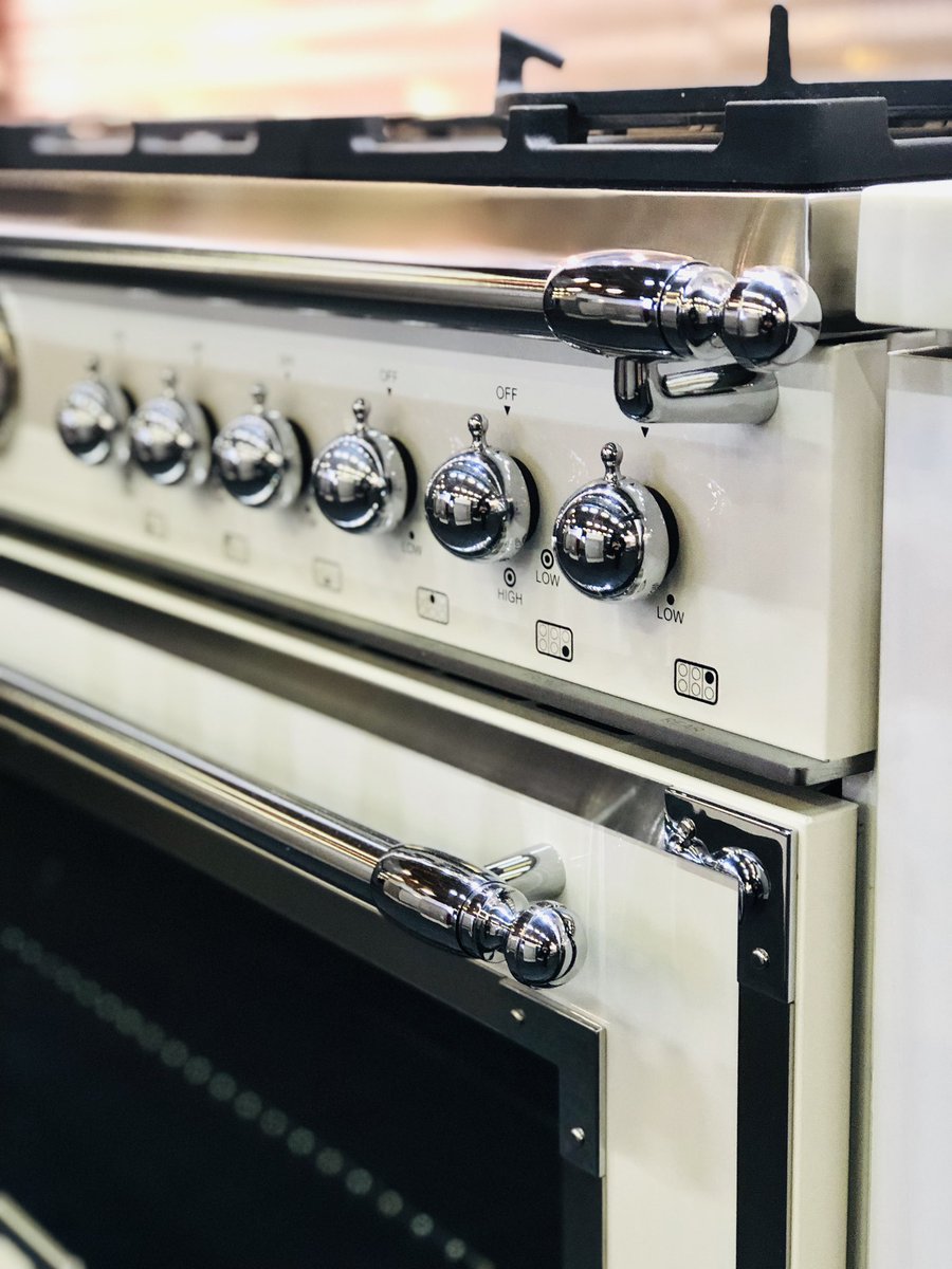Bertazzoni_ita's tweet photo. We've re-envisioned our line of classic products to bring you the best of #Italian culture, engineering and design. Visit us at the #EasternMarketing booth #165 at the @ADdesignshow to learn more. #ADDesignShow2019 https://t.co/PIZw09ltnA