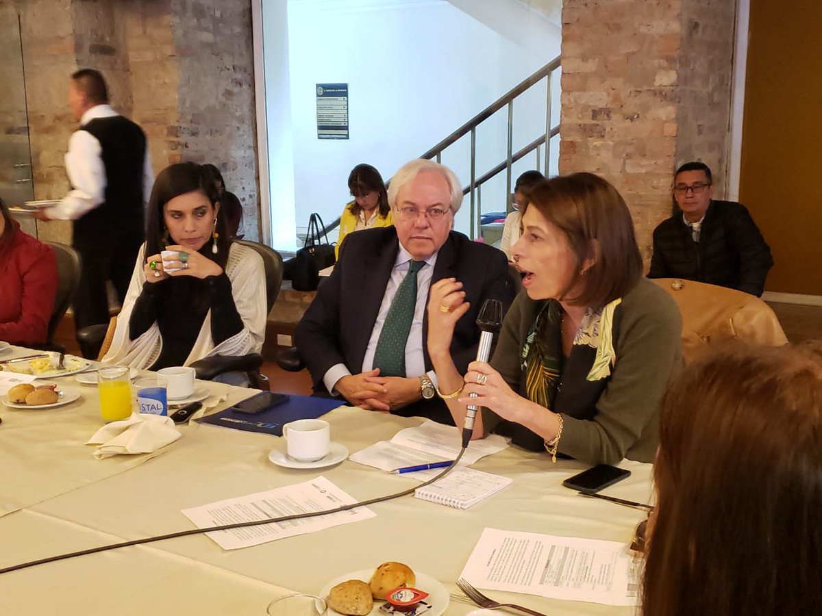 cataortizco's tweet photo. Necesitamos más mujeres liderando empresas en sectores sofisticados. Maravilloso ejemplo Gigliola Aycardi fundadora de Bodytech; @NancyFer2001 fundadora de @64aFilms y Ximena Patiño fundadora @servinformacion. ¡Nuevas casillas en el RUES darán cifras de mujeres dueñas en empresa! https://t.co/TcSZaYFAga