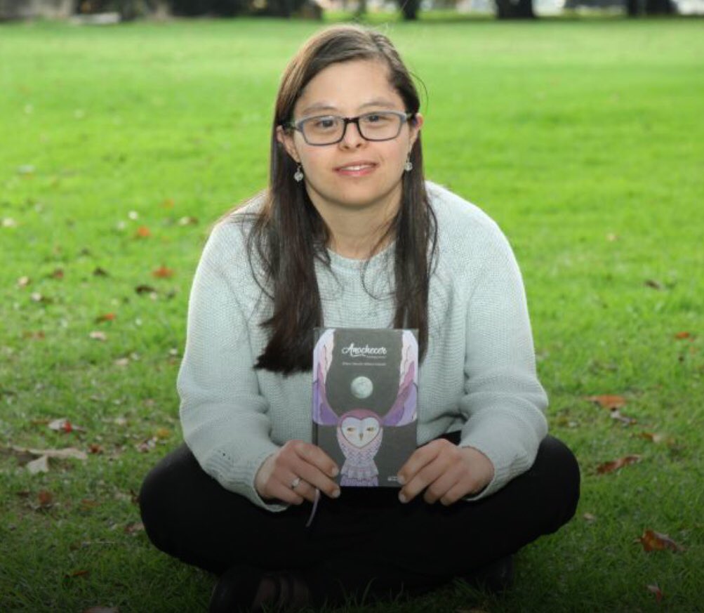 #DMSD19 #DíaMundialDeLaPoesía «Yo soy una nube sola. Se vuelven solas las estrellas también. Son solas como yo. No siento tristeza,ni desamor. Soy la luna que está sola. Sí soy una paloma solitaria y alegre» Diana Molano, poetisa y actriz con síndrome de Down #NoDejarANadieAtrás