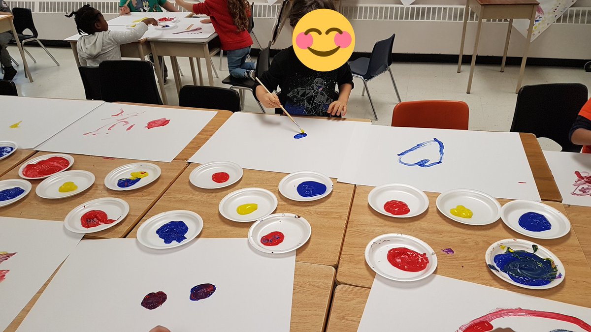 strk_ss's tweet photo. Painting the virtues @dcimolai #takeapicture #littleartists https://t.co/uTluDO7k3w