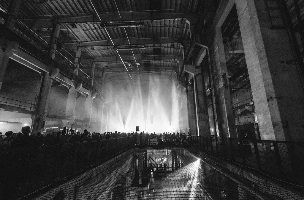 First__Tone's tweet photo. THE HARMONIC SERIES @ THE LONG NOW
@BerlinAtonal March 31

A showcase of musical performances in Just Intonation

3am: @First__Tone (Duane Pitre + T Dietrich)  live debut
4am: Byron Westbrook
5am: Turk Dietrich (DJ Set)
6am: Catherine Lamb
8am: Duane Pitre
https://t.co/6VYFXivqY7 https://t.co/Op6JoJgpbD
