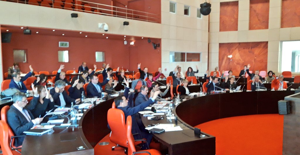 Le <a href="/DepVendee/">Département Vendée</a> s'associe à la démarche de l'<a href="/ADepartementsF/">Départements de France</a> en votant une motion visant à préserver notre modèle, basé notamment sur le bénévolat et l'engagement. <a href="/SDIS85/">Sapeurs-pompiers de la Vendée</a>