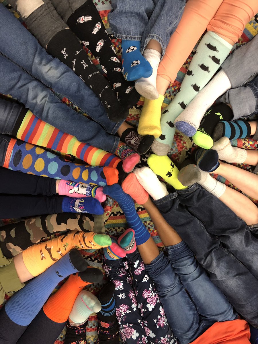 MrsDonardo's tweet photo. Mismatched socks for World Down Syndrome Day!! #eefamily https://t.co/VmyPxpP7OP