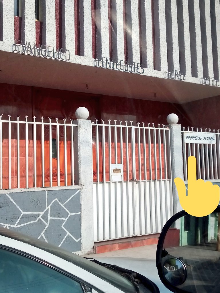 Larry_Kabara's tweet photo. @SEGOB_mx  no sabía que los templos privados fuesen propiedad federal..... Hasta ahí abarca el negocio? https://t.co/sVlB5nKHHU