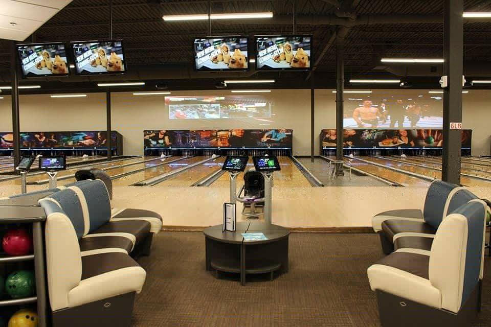 RevelRollWest's tweet photo. March Madness has arrived, and there is no better way to enjoy the action than pairing it with all the Fun and Games and Revel &amp; Roll West! TVs, bowling, arcade games and much more are waiting, come enjoy the madness with us this week! https://t.co/DepF42Oqvl