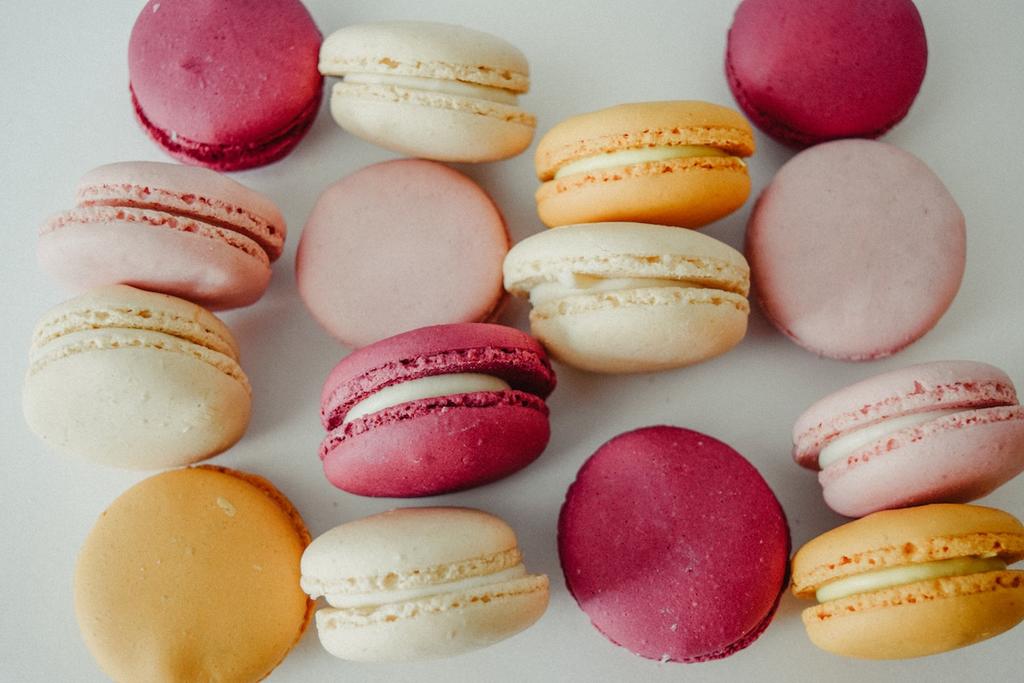 smartnutca's tweet photo. "You could hand me nearly anything sweet and I’d be happy to eat it."......a little glimpse into my life as a Dietitian with a sweet tooth and what I did about it!!!  https://t.co/c4WQoN5qjo https://t.co/zQanQ2Hqn6
