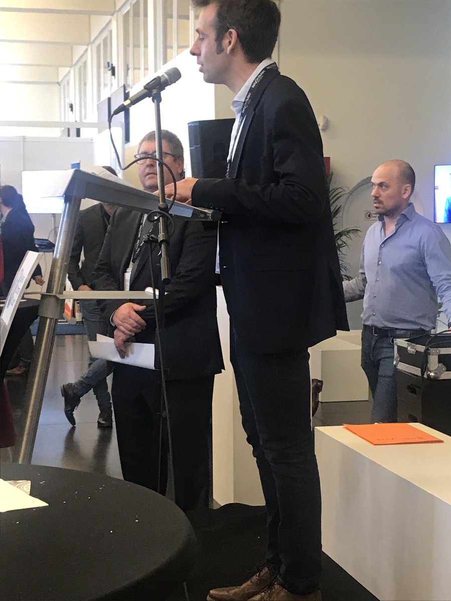 WoutersNoemie's tweet photo. Geert Dangreau @FVTwvl #blue energy sluit Belgian Offshore Days af met top #infrastructure nieuws. #BlueAccelerator is gearriveerd in Oostende, dit samen #Coastal & Ocean Basin maakt unieke infrastructuurketen. Bright future ahead. https://t.co/GSDRHqh0Ak