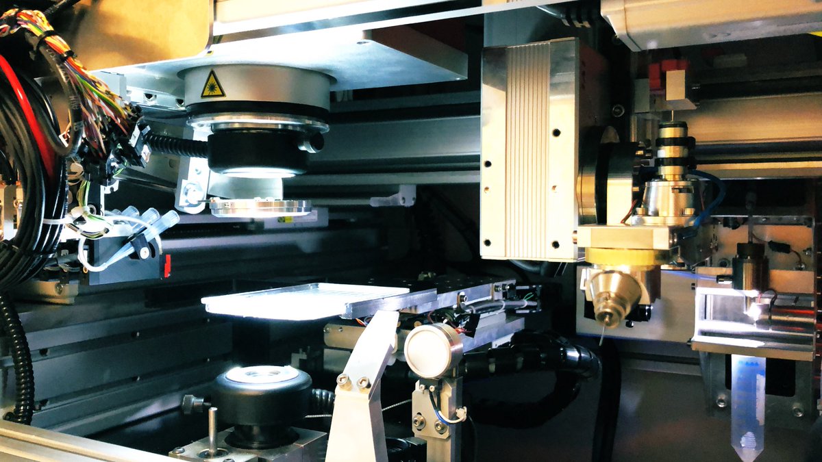 amalscicomm's tweet photo. The automatic crystal harvester #crystaldirect #embl #desy https://t.co/WcX09MG0bw