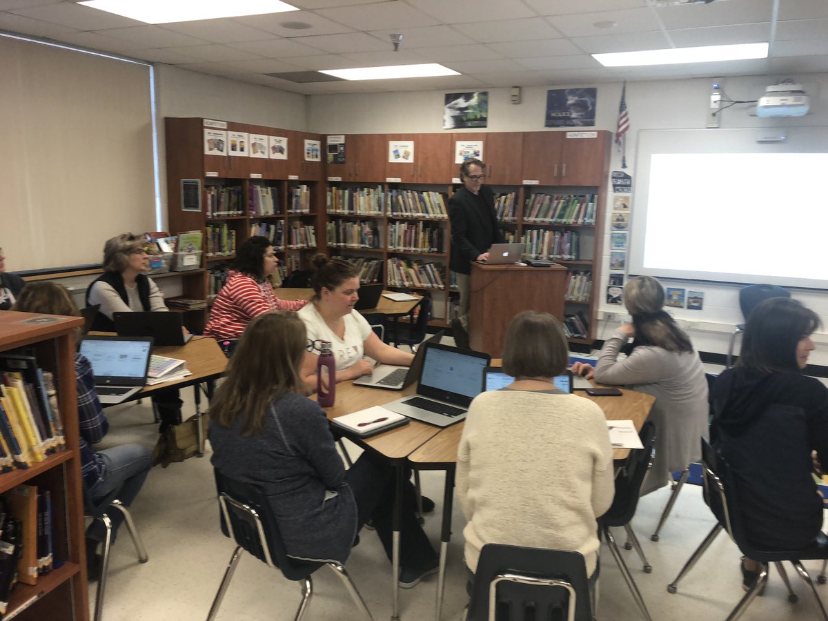 LisaNewberger's tweet photo. Great morning of technology learning using an “Ed camp” approach. Thank you to Melissa, Valeka, Jay, and Jen for leading this sessions! #JeffersonAimsHigh https://t.co/AMXZHVUct7