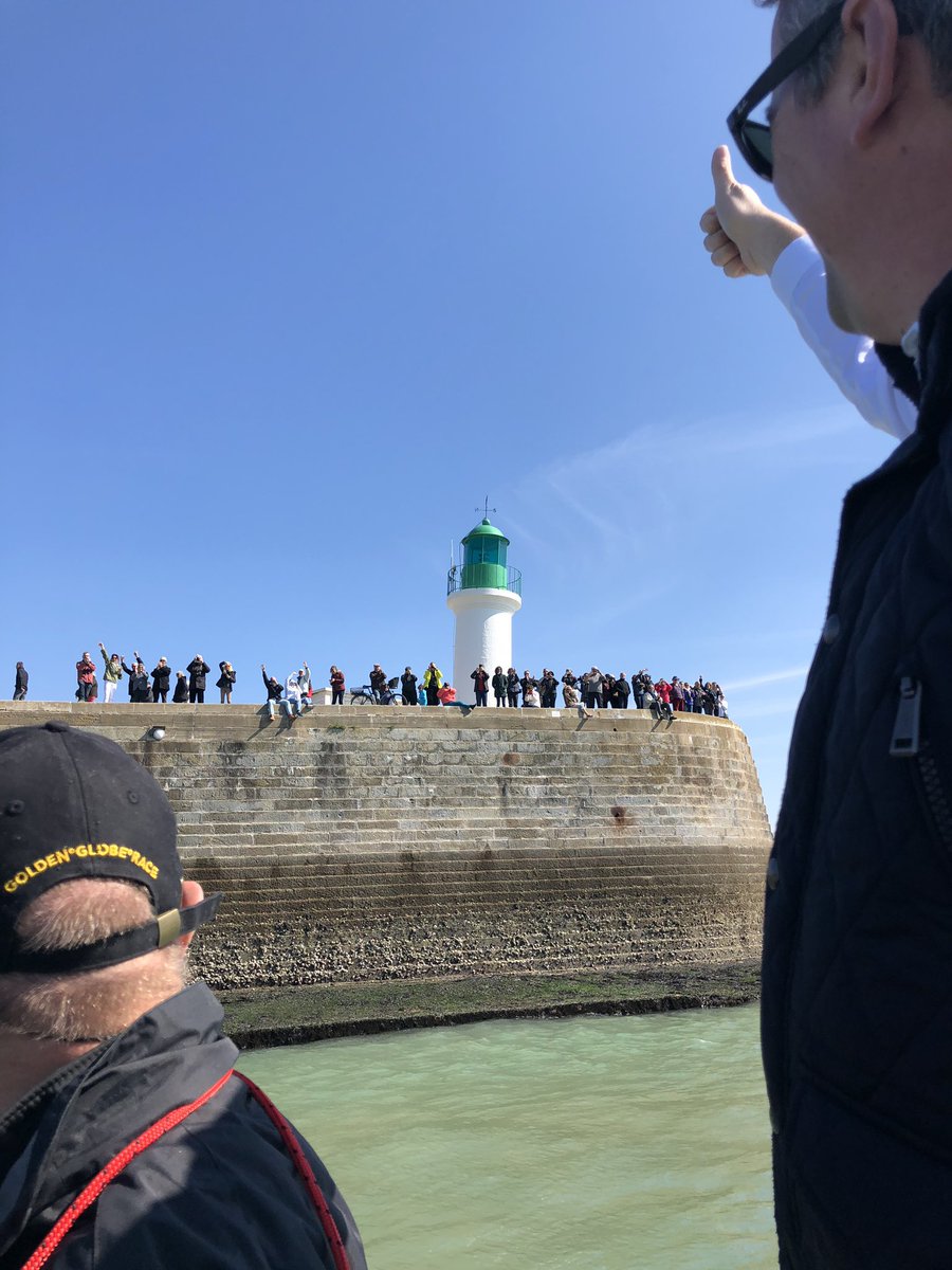 AidaValceanu's tweet photo. Arrivée de @KoparSailing aux Sables d’Olonne avec le printemps et le soleil . Presque 9 mois de mer en solitaire et à l’ancienne, chapeau bas, bravo et welcome back ! #GoldenGlobeRace #istvankopar #LesSablesdOlonne #Vendée https://t.co/k8CT4U87q3