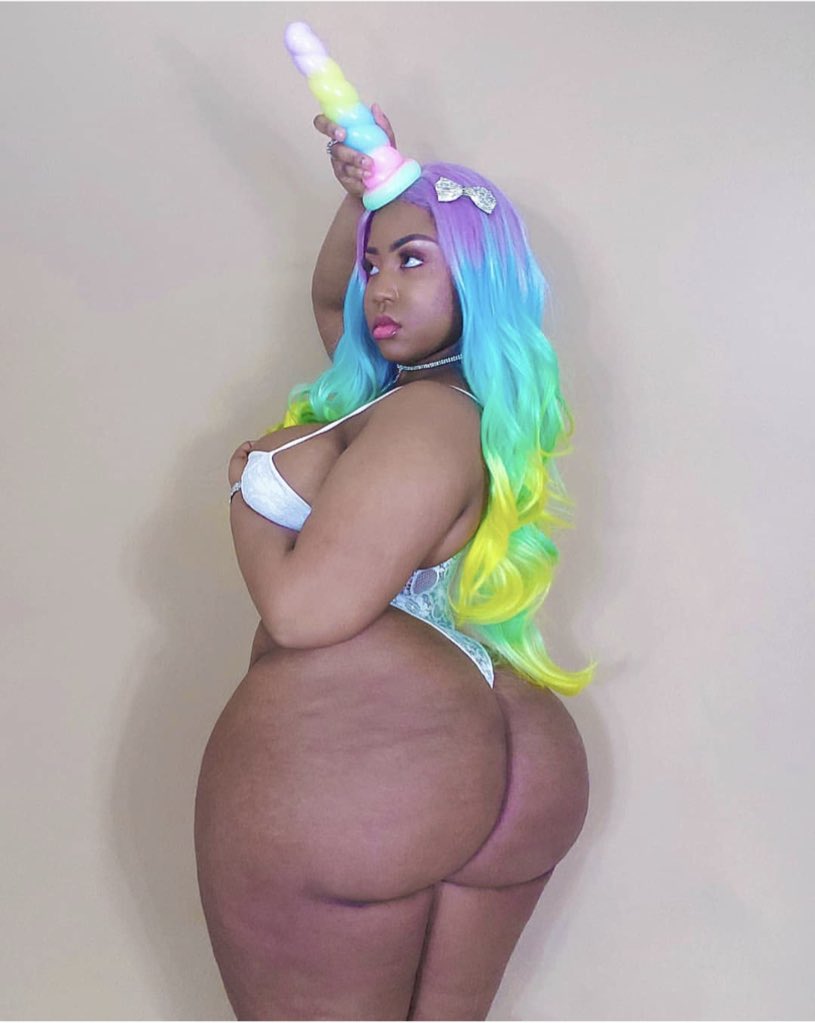 notty_nicky's tweet photo. Cus I like Lollipops 🍭 👅 https://t.co/P7udll3eBi