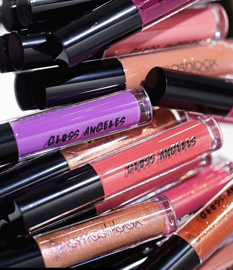 shopFIU's tweet image. Have you checked out what’s new at 𝒯𝒽ℯ 𝒢𝓁ℴ𝓈𝓈𝒶𝓇𝓎? These Smashbox lippies are waiting for you! #barnesandnoble #theglossary #smashbox #cosmetics #beauty #shopfiuinsider #staysaveshop #shopFIU #wegotyou