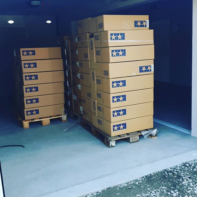fechtnermodell's tweet photo. Sie sind da. Herzlich willkommen Volvo FH16 aus dem Hause Tamiya. 
Da wir ein paar mehr bestellt haben leider einen Tag später.

Morgen verschicken wir dann ein paar mehr Pakete. Die Vorbesteller erhalten Ihren Warengutschein Code morgen im Laufe des Tag… https://t.co/Iz7C57uFtu https://t.co/utPt6nehSQ