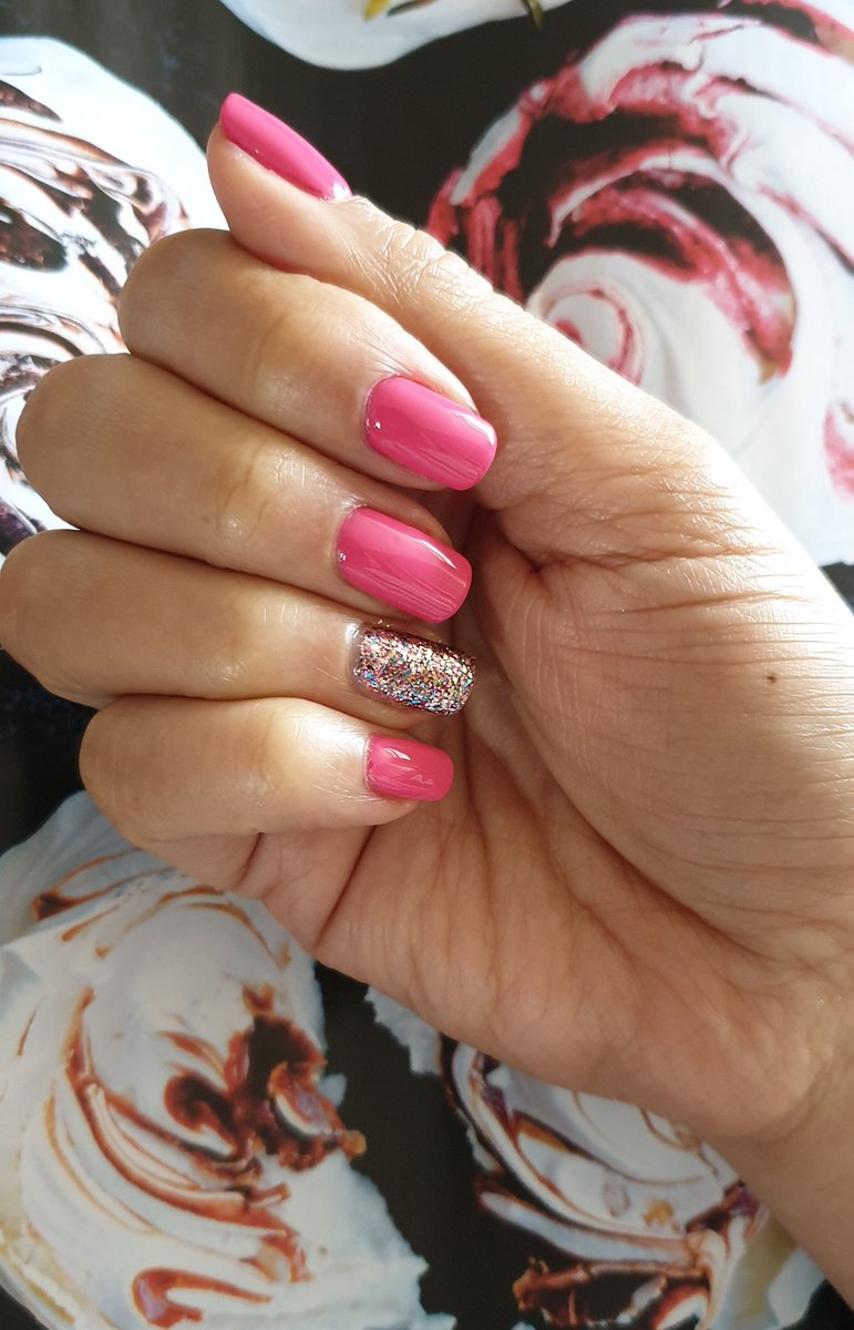 nabila_cassim1's tweet image. When a #Beautiful #PinkMani makes me #Smile @DI0RBeauty @Dior