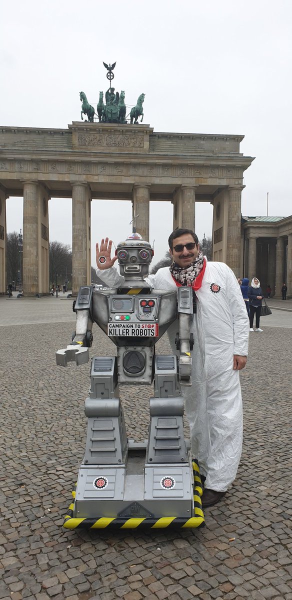 razashahkhan1's tweet image. #killerrobotsGer In Berlin campaigners have gathered to ban killer robots