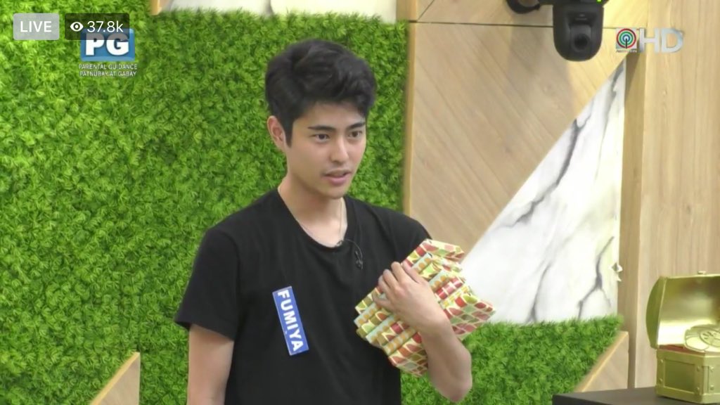 rsi2023's tweet photo. @PBBabscbn Wawa naman tong warang regalo kase taro 😂

#PBB8FAMiya https://t.co/afIzTbO12K