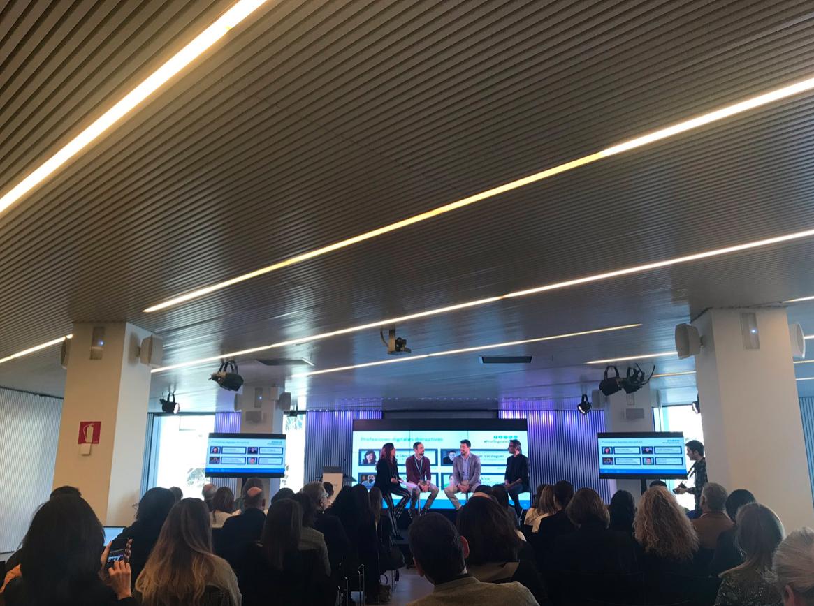 AchinchillaA's tweet image. Qué fácil es caminar de la mano de @InstitutoInesdi. Hoy en la presentación de la VII edición del estudio 'Top 25 Profesiones Digitales 2019' #ProfDigitales2019 junto a @ejoana @AnuskiSB @xavierverdaguer @Toni_Arco @trivinoyolanda @yok3r @guillemcrosas y @Lluis_Altes.
#ComDigital
