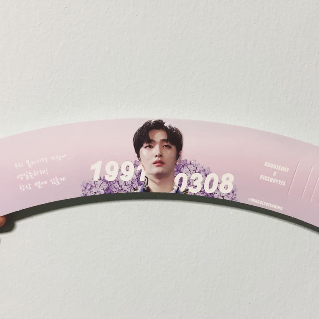 ohmy_cupholder's tweet photo. Yoon Jisung 29th B'day Cupholder
윤지성 29번째 생일 컵홀더

🇸🇬 Plus Eight Two
🇸🇬 Singapore 싱가포르 新加坡 
🇸🇬 3/7 ~ 3/8

❤ @0308JSDAY #0308JSDAY #MIRACLEOFSPRING

#WANNAONE #YOONJISUNG #워너원 #윤지성 #cupsleeve #杯套 #カップホルダー https://t.co/lqoPdP9kY3