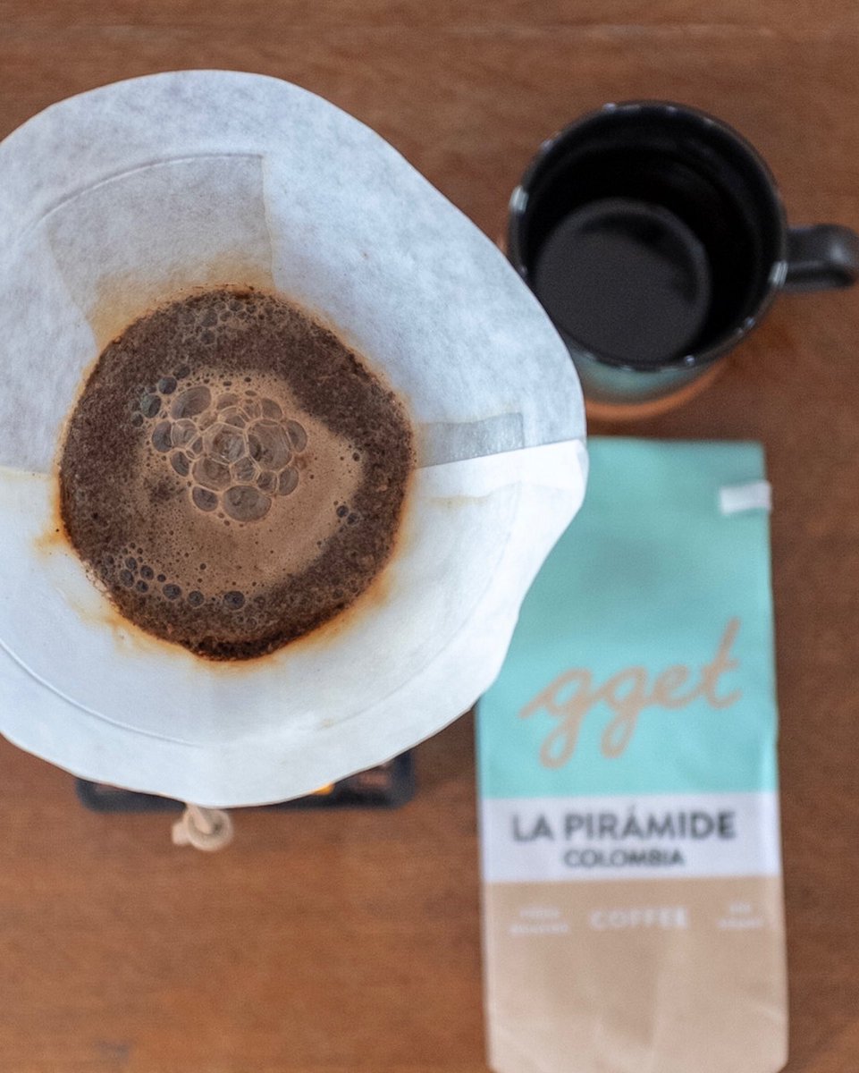 Smiling Coffee Snob tweet media