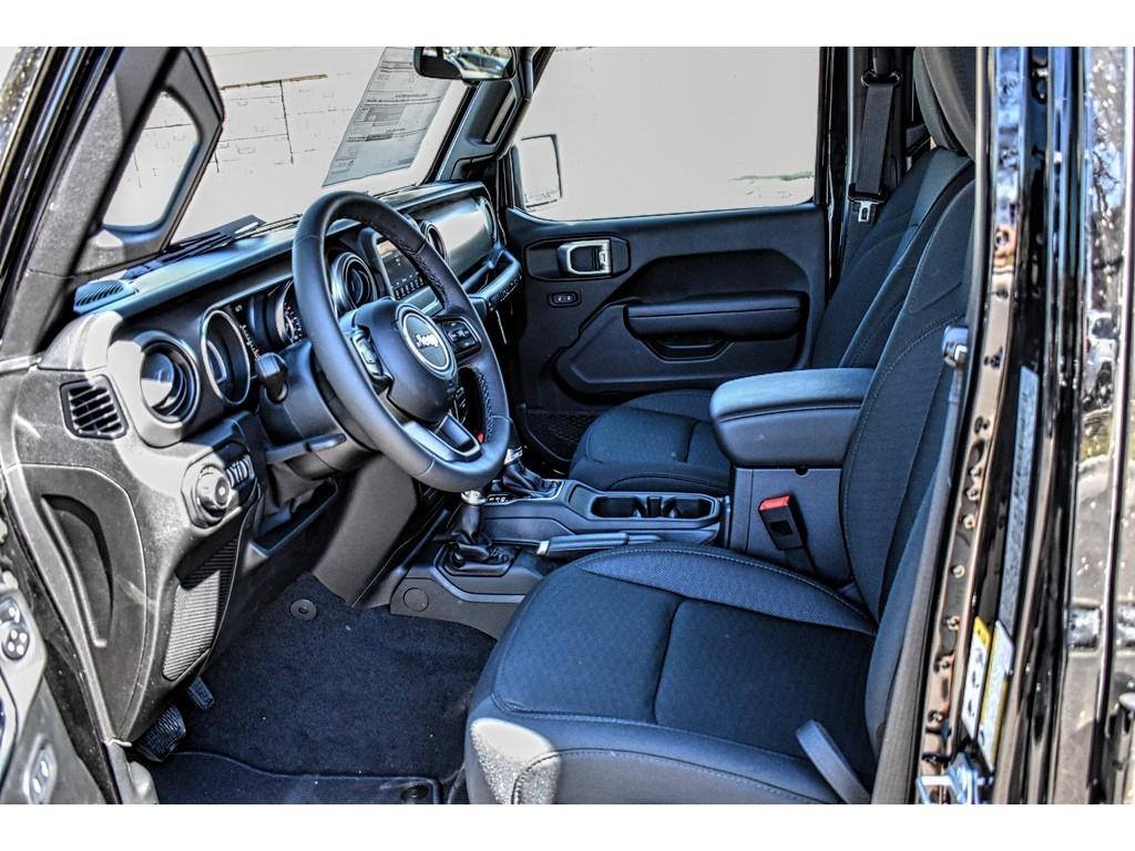 FrontierAuto's tweet image. Kick up some dust in this 2019 #JeepWrangler Unlimited Sport S 4X4!
Details: bit.ly/2WeRQFl